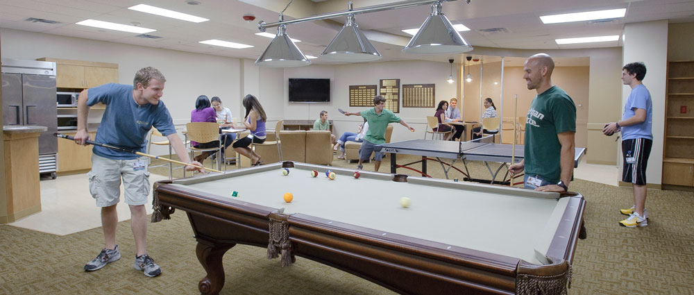 School of Medicine students enjoy the newly opened Alumni Association Student Lounge. So far, the Class of 1980 leads the class-giving competition with seven gifts, followed by the classes of 1973 and 1983 with four gifts each. The Class of 2006 purchased a pool table (pictured above) for the student lounge, and the Class of 2010 made a gift to pay for recreational equipment, including a pingpong table (pictured above).