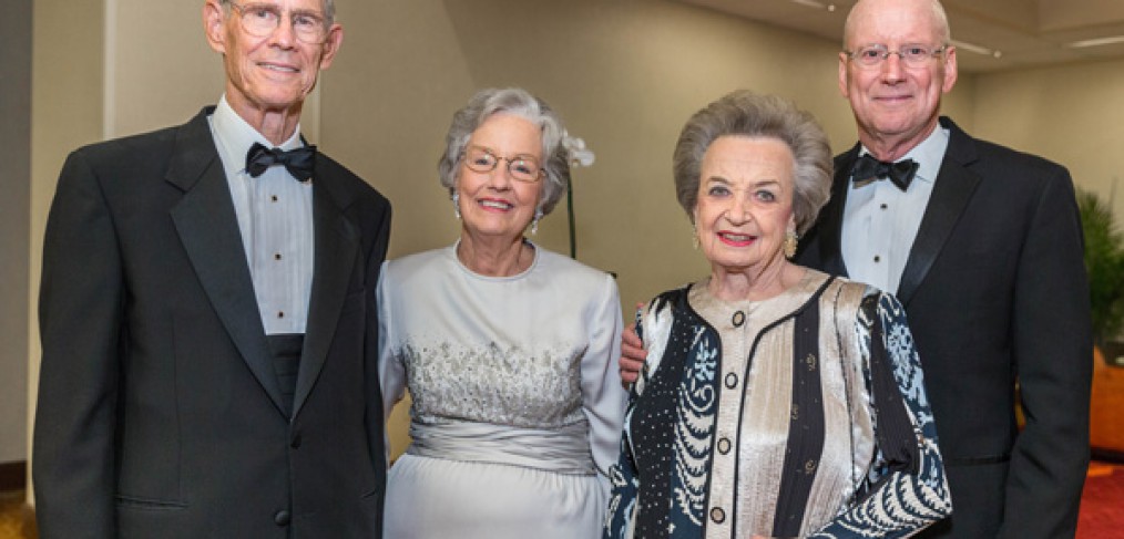 President William L. Henrich, M.D., MACP, recognizes Bartell and Mollie Zachry and Ann Biggs at the President’s Gala Sept. 26.